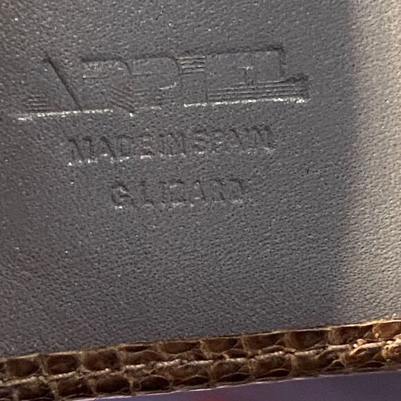 1361 Arpiel Vintage Embossed Leather Tan Checkbook Holder New - Picture 10 of 11